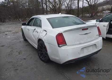 2020 Chrysler 300 300S z USA, uszkodzony, nr VIN 2C3CCABG0LH103489